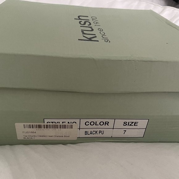 Krush Black Chunky Cleated Chelsea Boots - Picture 9 of 9